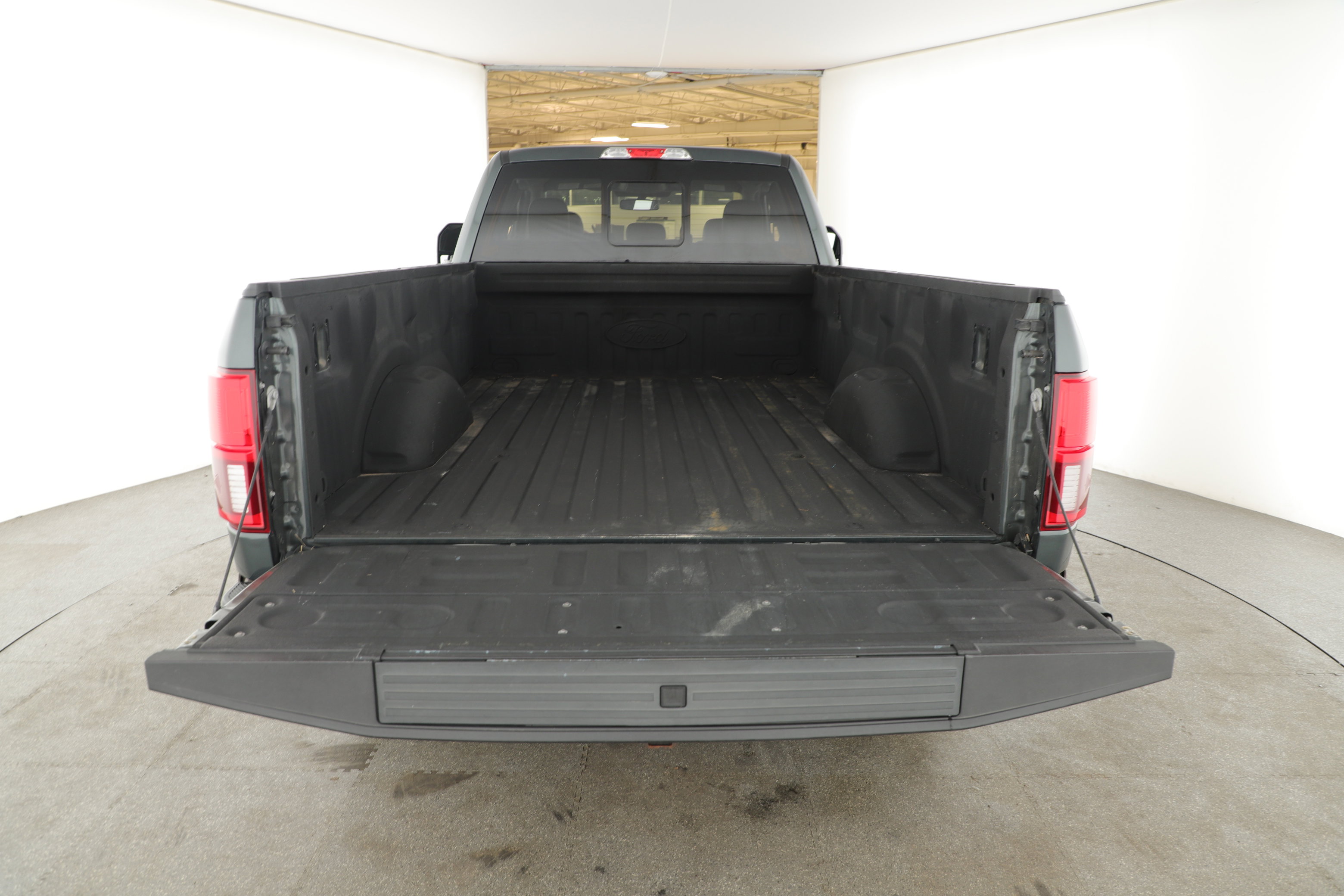 Used 2018 Ford F150 Lariat w/ Equipment Group 501A Mid image 5