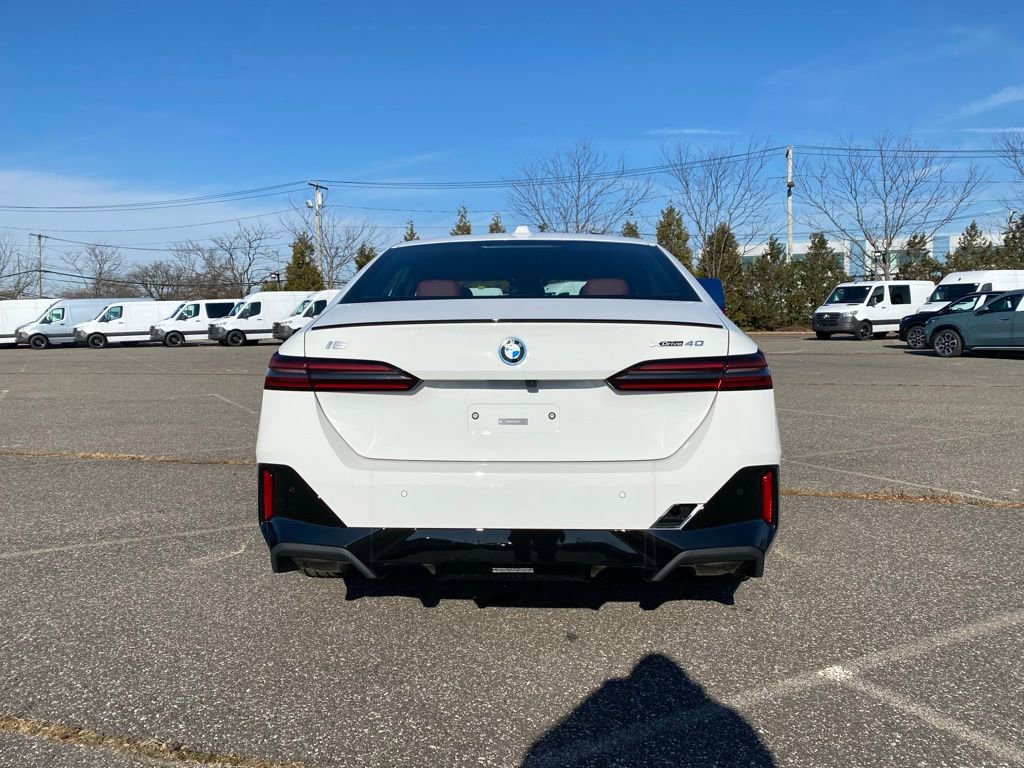 New 2026 BMW i5 eDrive40 image 3