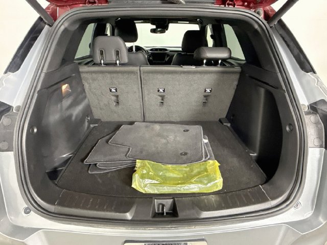 Used 2023 Chevrolet TrailBlazer RS w/ Sun and Liftgate Package FWD image 25