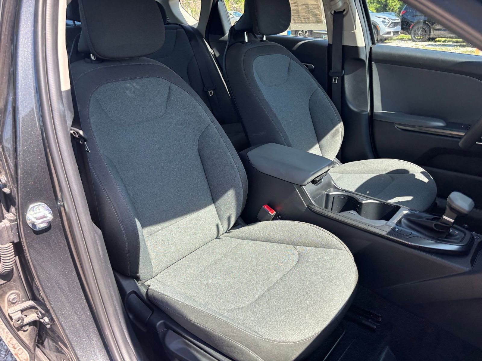 Used 2025 Kia K4 FWD image 38