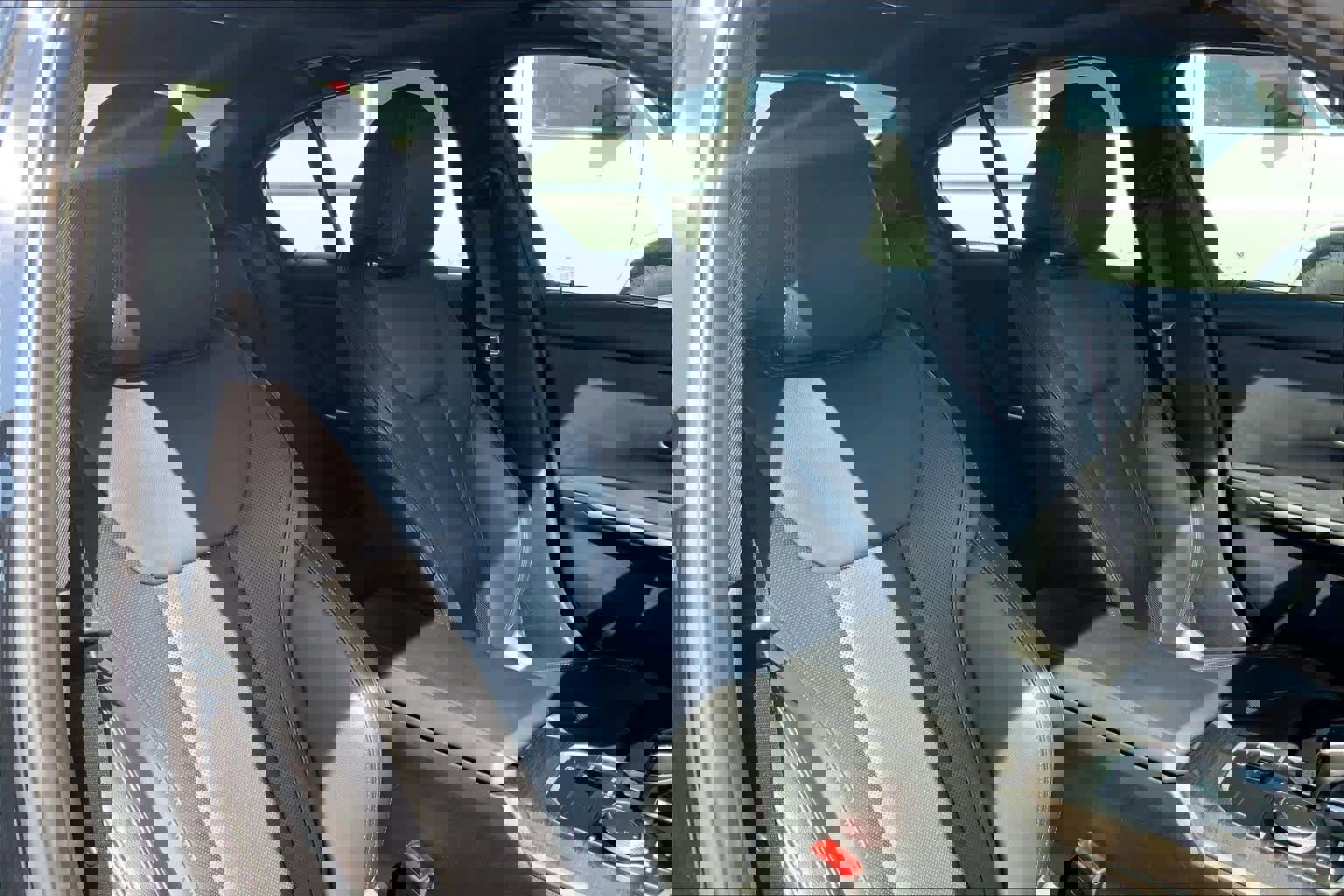 Used 2022 BMW 330i Sedan w/ Driving Assistance Package image 13