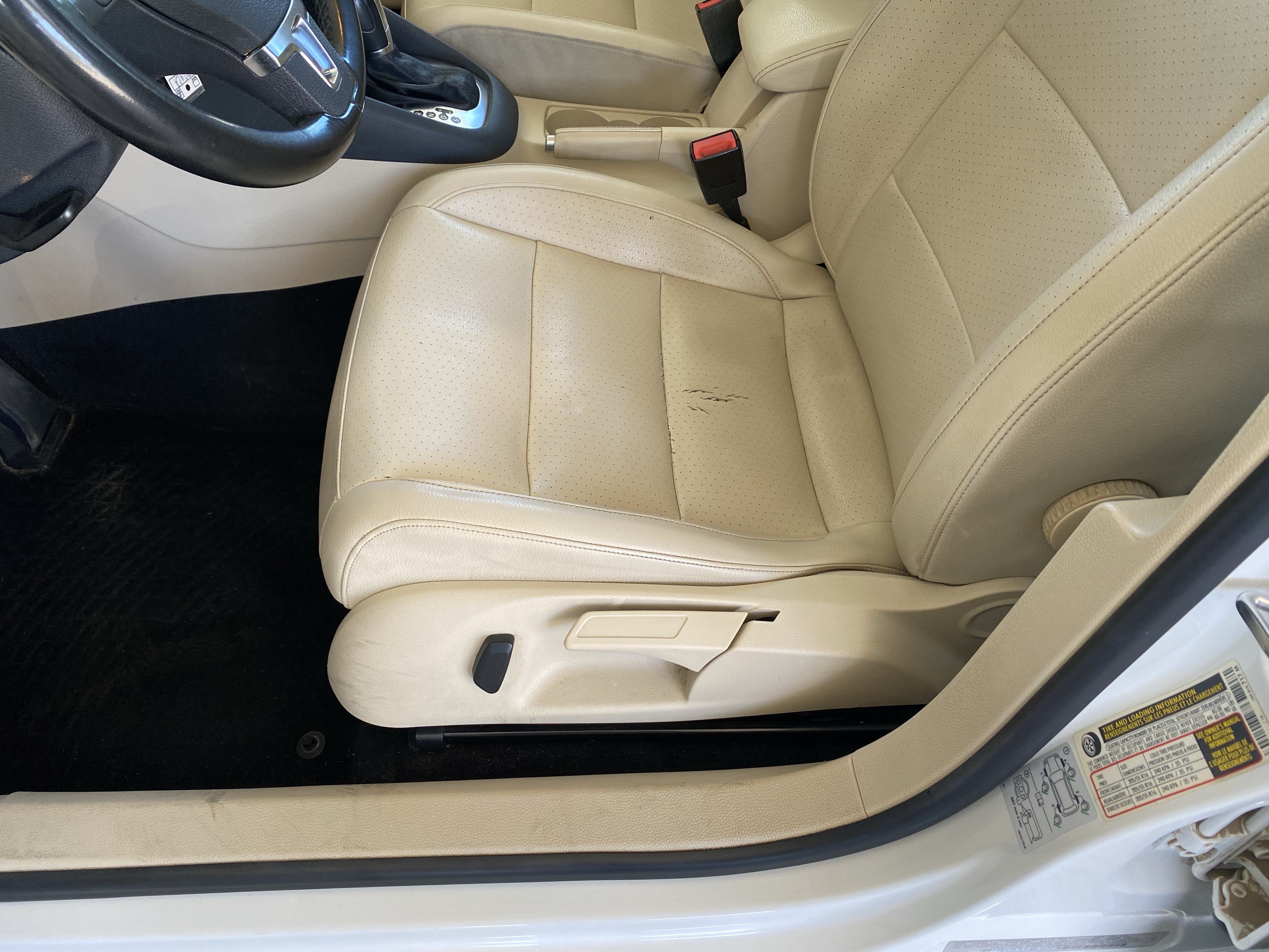 Used 2011 Volkswagen Jetta TDI FWD image 24