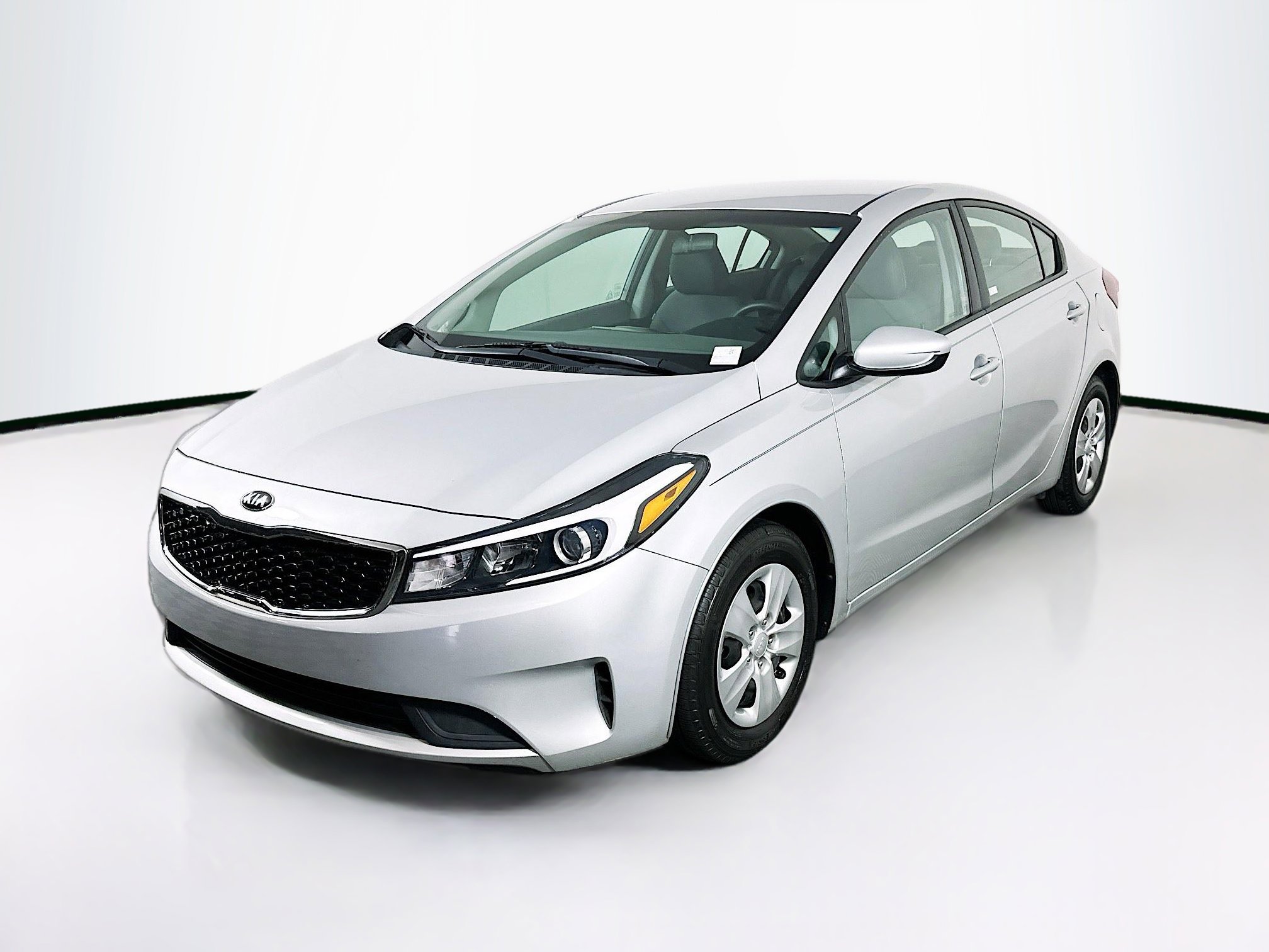 Used 2017 Kia Forte LX FWD image 3
