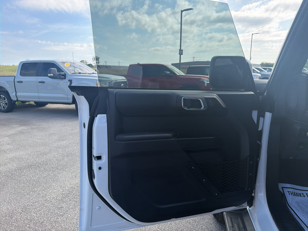 Used 2025 Ford Bronco Outer Banks w/ Sasquatch Package AWD/4WD image 9