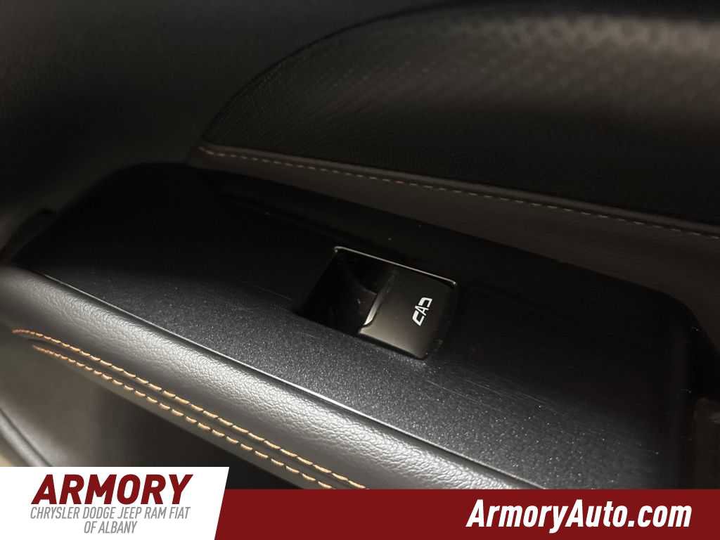 Used 2021 Cadillac CT4 V w/ Technology Package image 40