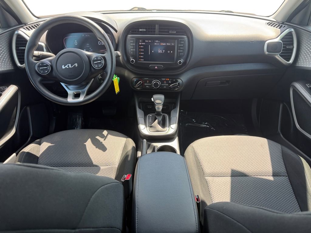 Used 2024 Kia Soul LX w/ Option Group 015 image 12