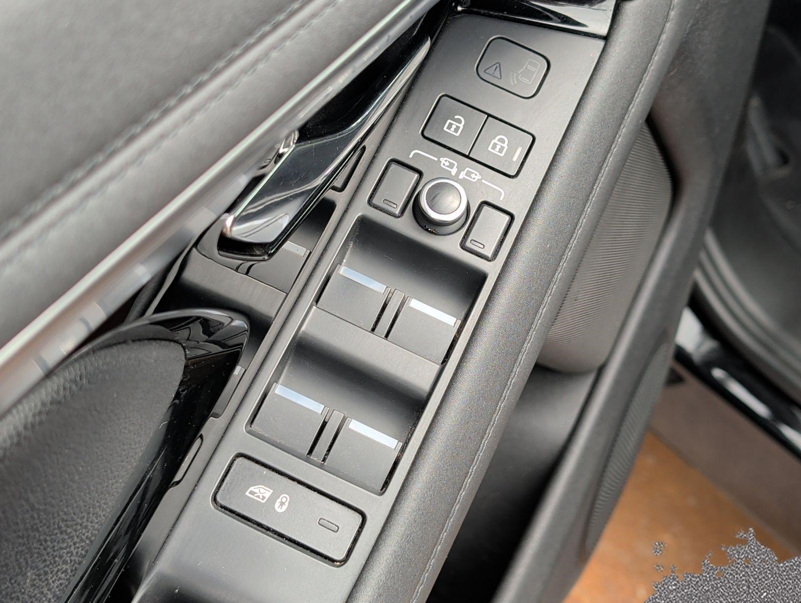 Used 2021 Land Rover Range Rover Evoque R-Dynamic SE AWD/4WD image 9