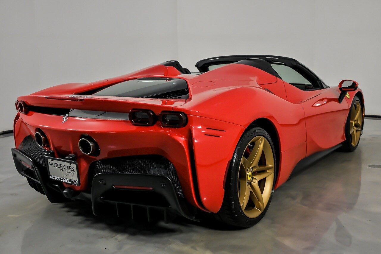 Used 2022 Ferrari SF90 Spider image 12