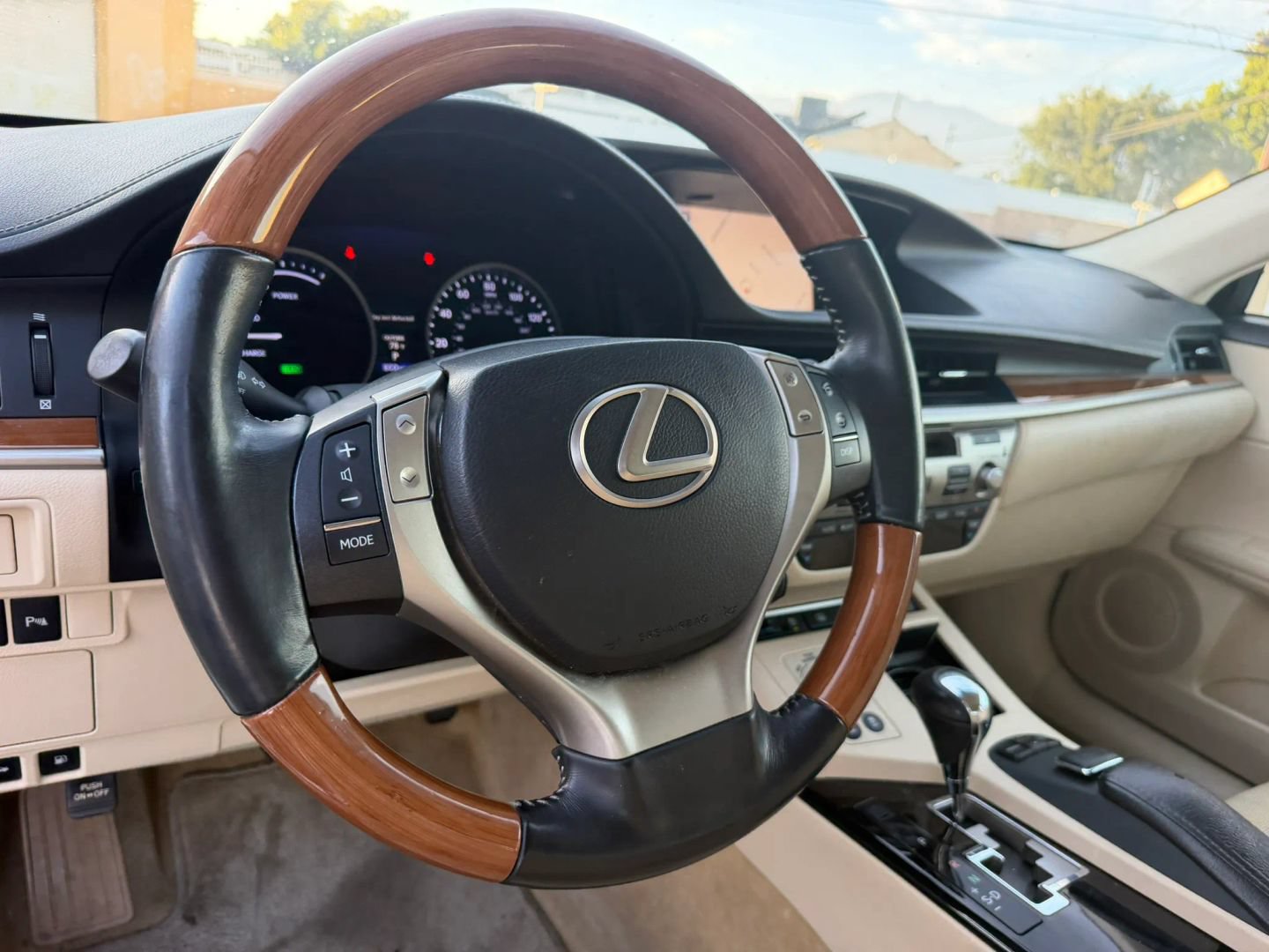Used 2013 Lexus ES 300h w/ Luxury Pkg FWD image 11