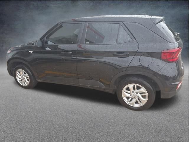 Used 2025 Hyundai Venue SE FWD image 12
