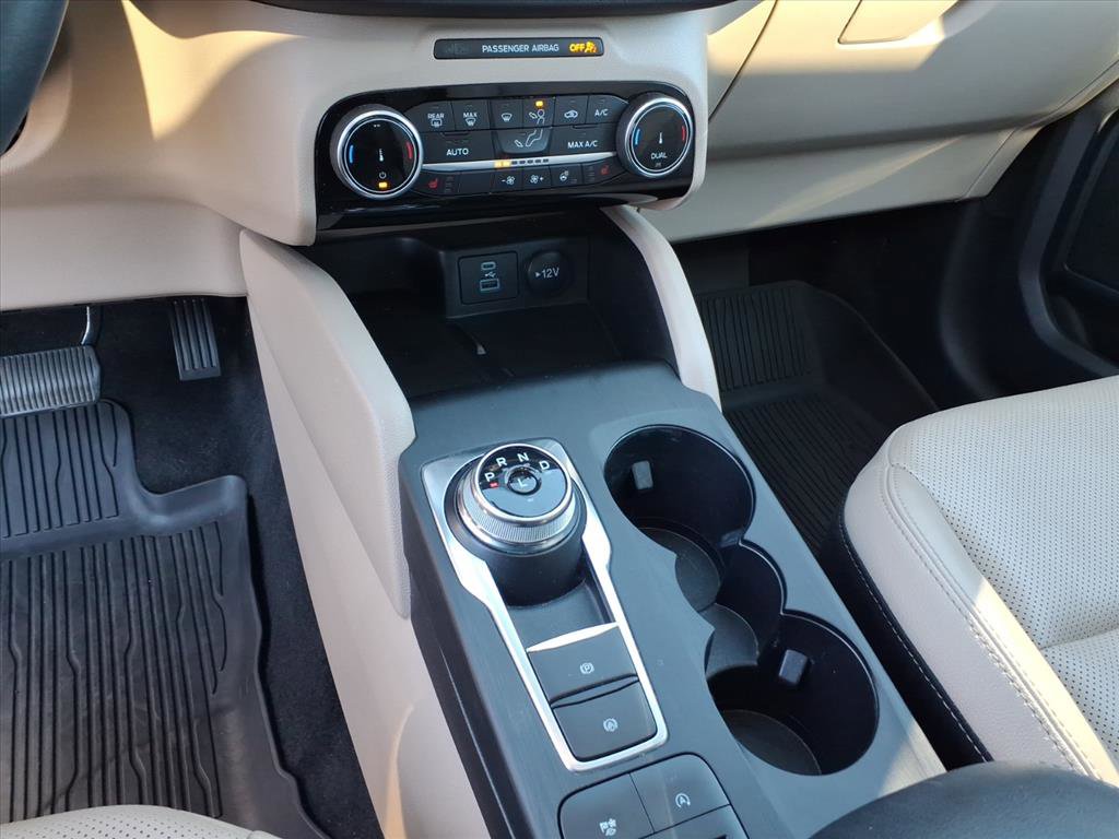 Used 2022 Ford Escape SEL w/ Technology Package AWD/4WD image 11