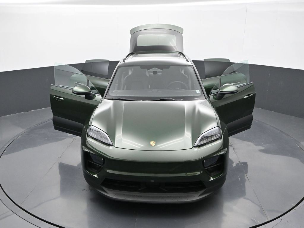 Certified 2025 Porsche Macan Electric RWD image 31