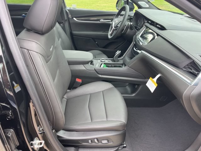 New 2026 Cadillac XT5 Sportv w/ LPO, Floor Liner Package AWD/4WD image 43