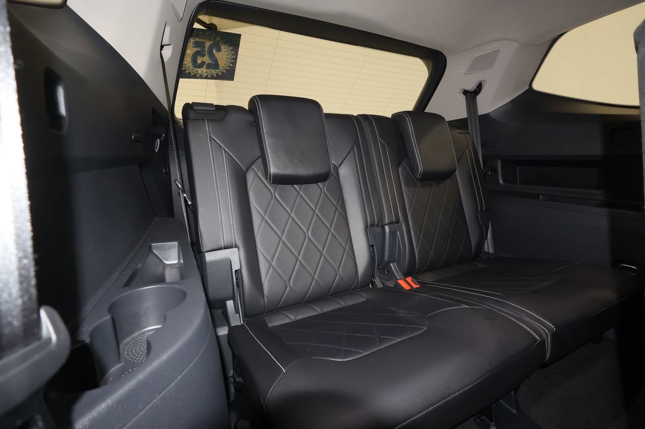 Used 2025 Volkswagen Atlas SEL Premium R-Line image 25