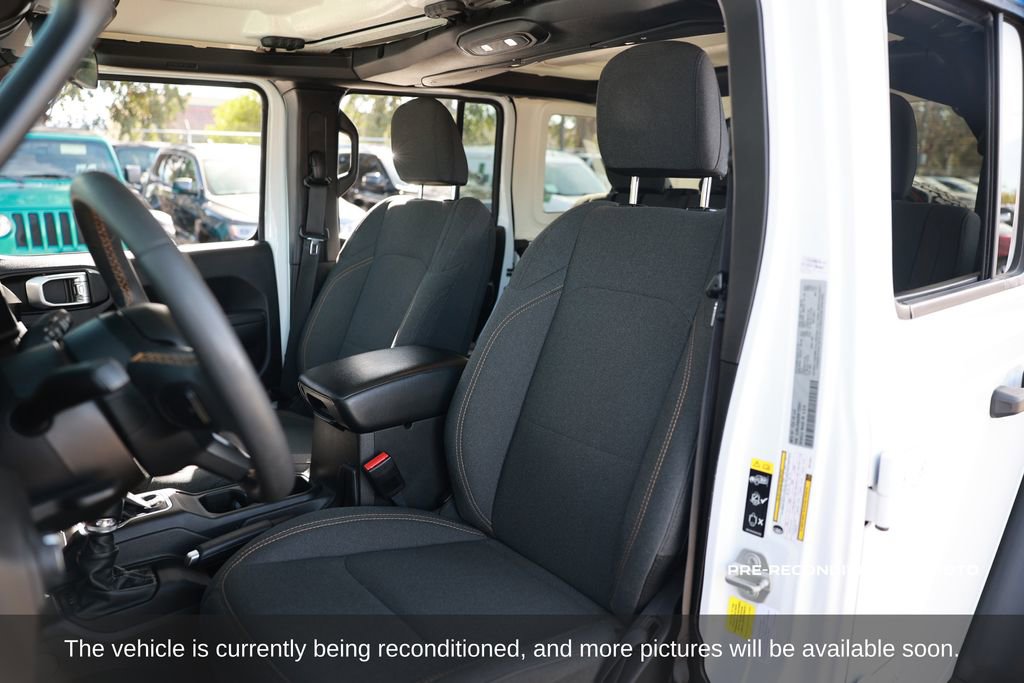 Used 2024 Jeep Wrangler Unlimited AWD/4WD image 11