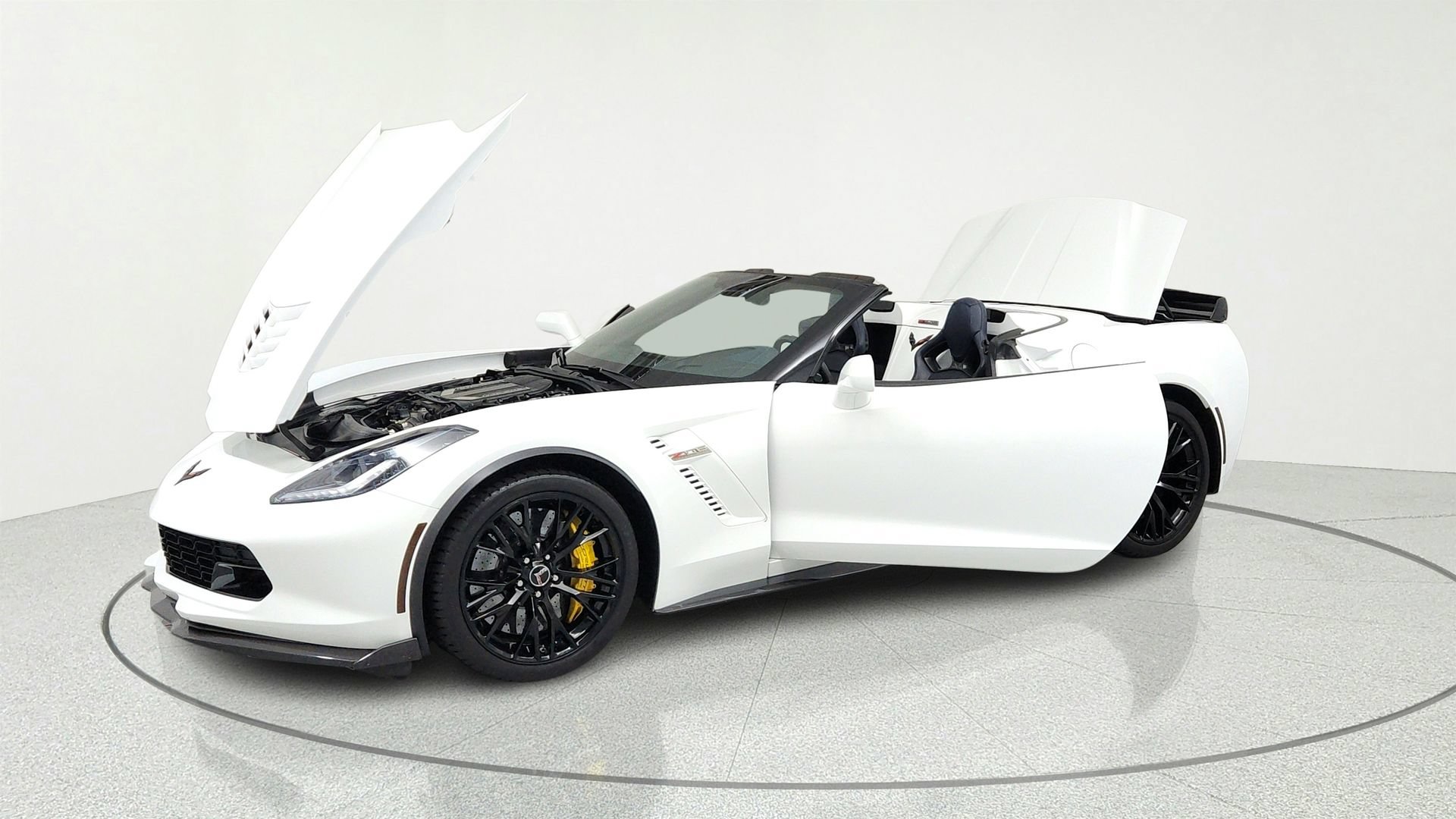 Used 2015 Chevrolet Corvette Z06 w/ 3LZ Preferred Equipment Group RWD image 9