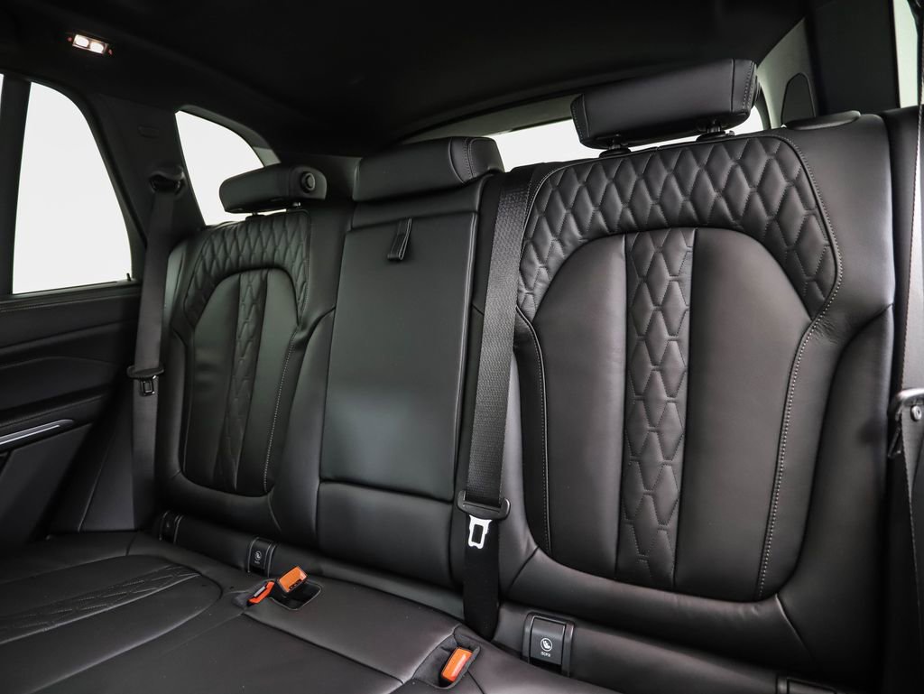 New 2026 BMW X5 xDrive40i w/ Executive Package image 23
