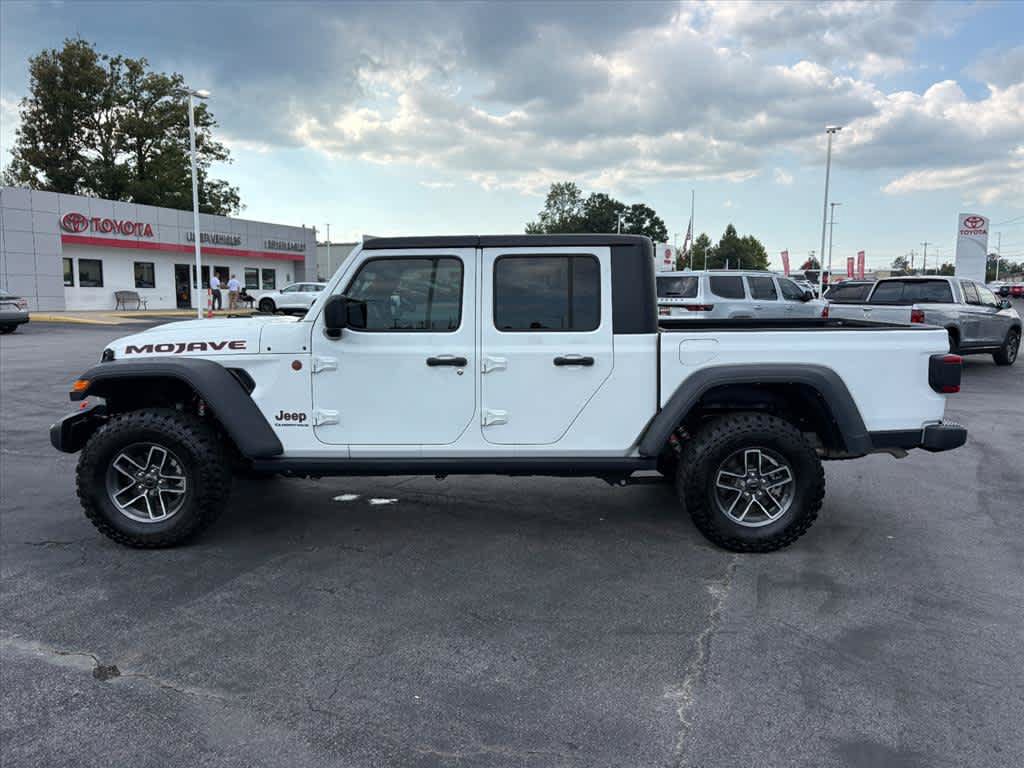 Used 2024 Jeep Gladiator Mojave w/ Technology Group AWD/4WD image 27