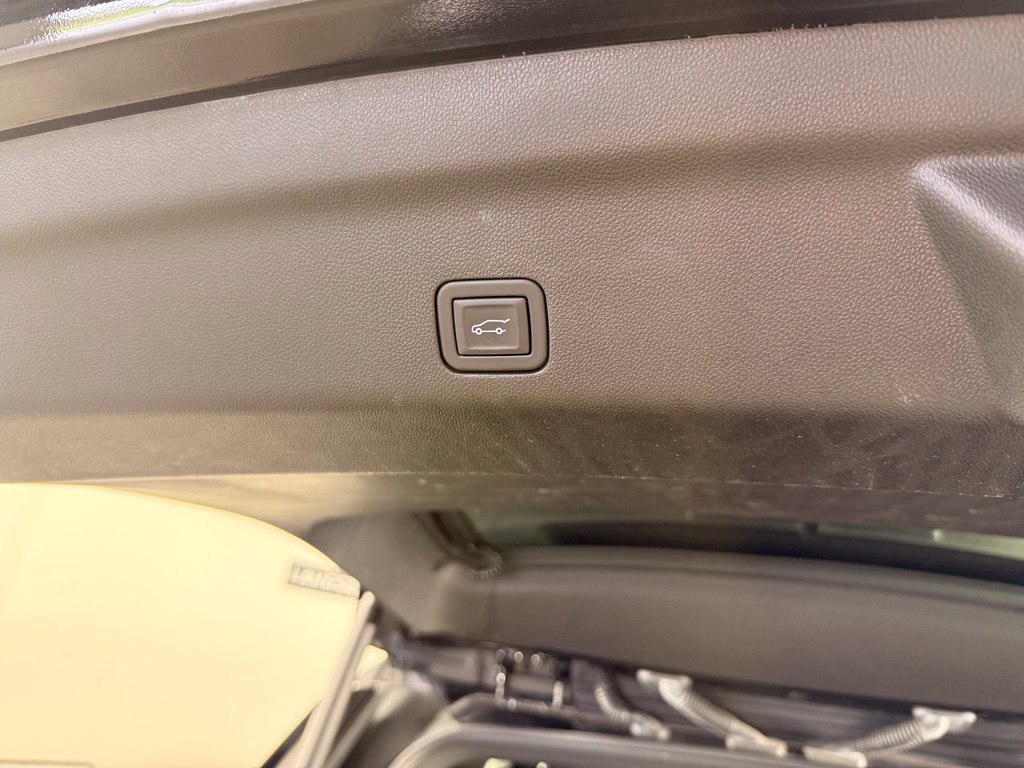 Used 2024 Chevrolet Tahoe LT AWD/4WD image 19