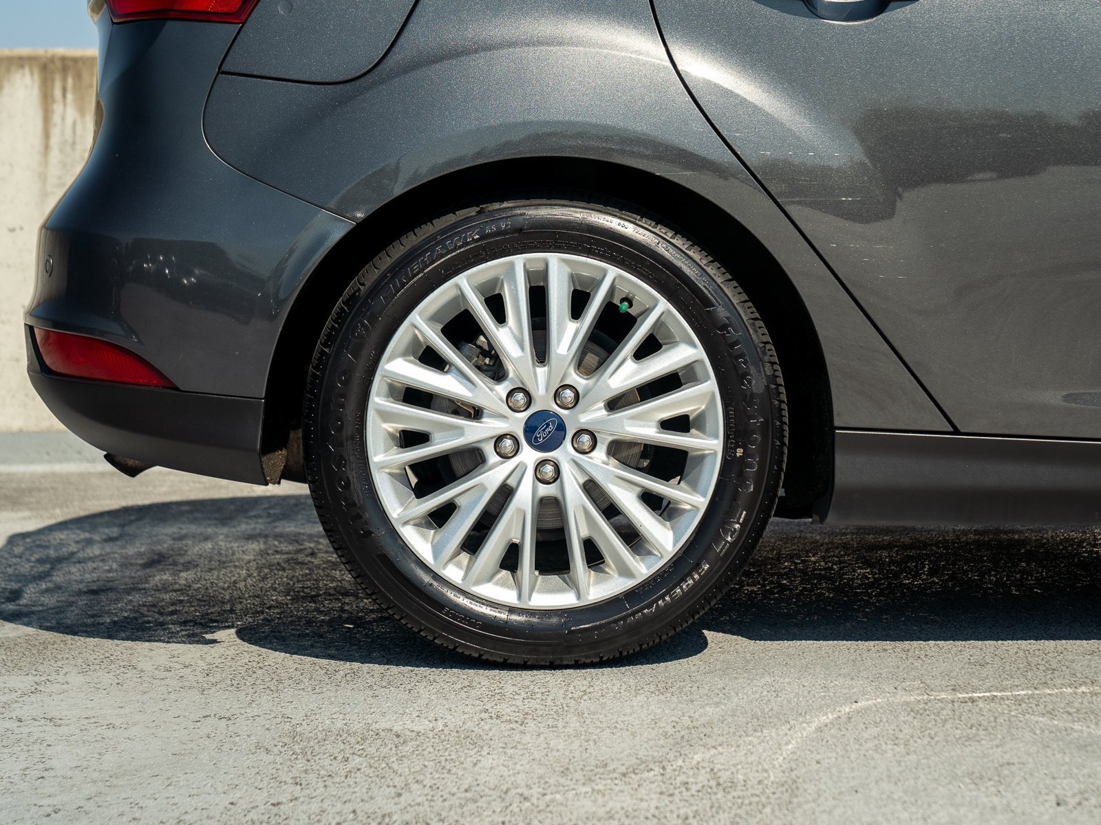 Used 2015 Ford Focus Titanium FWD image 13