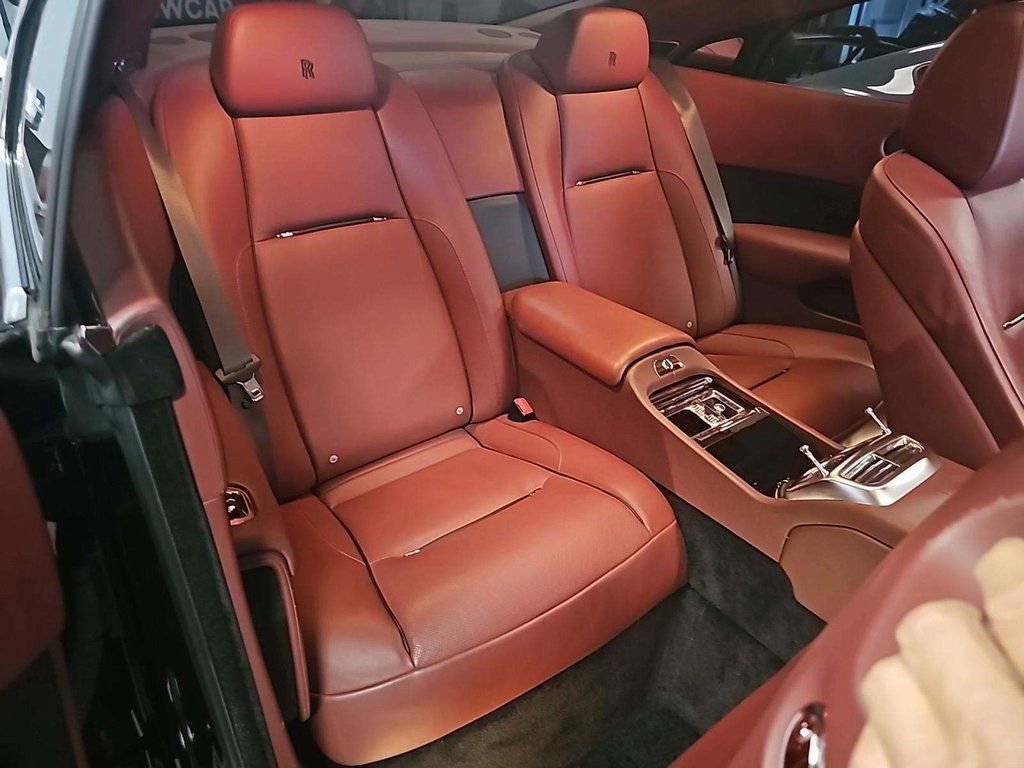 Used 2015 Rolls-Royce Wraith image 12