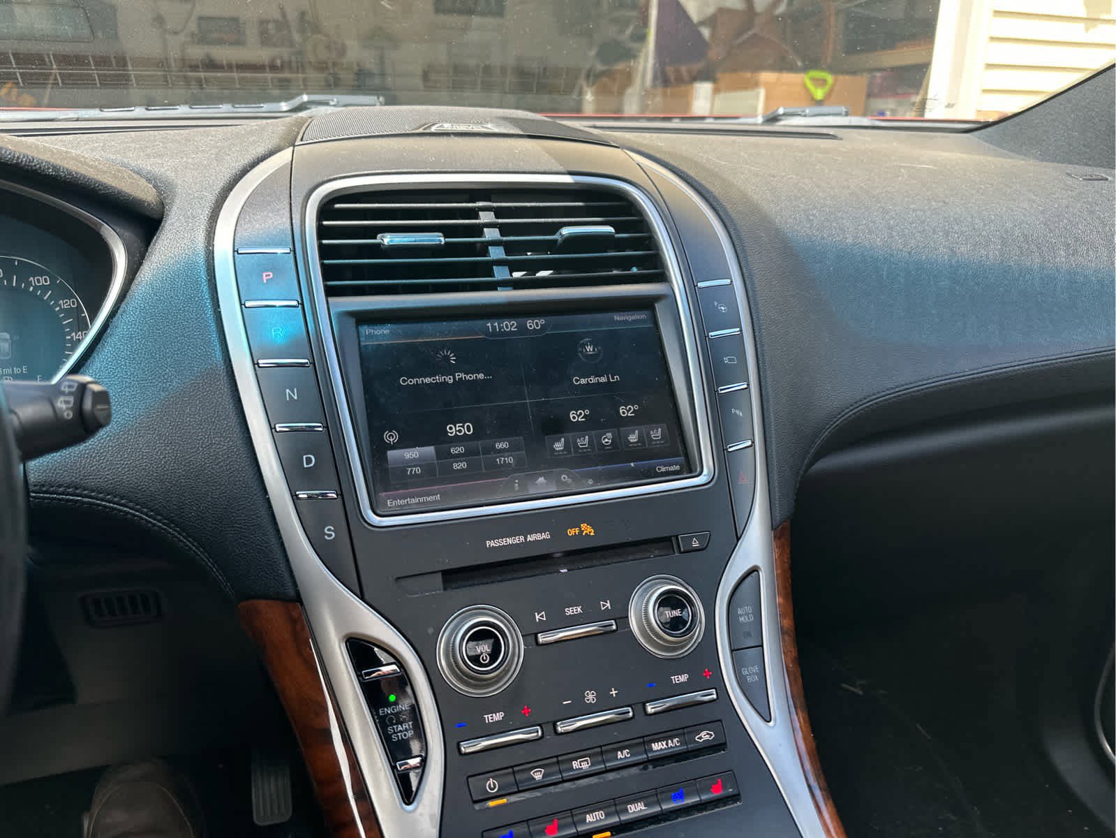 Used 2016 Lincoln MKX Reserve w/ Technology Package FWD image 10