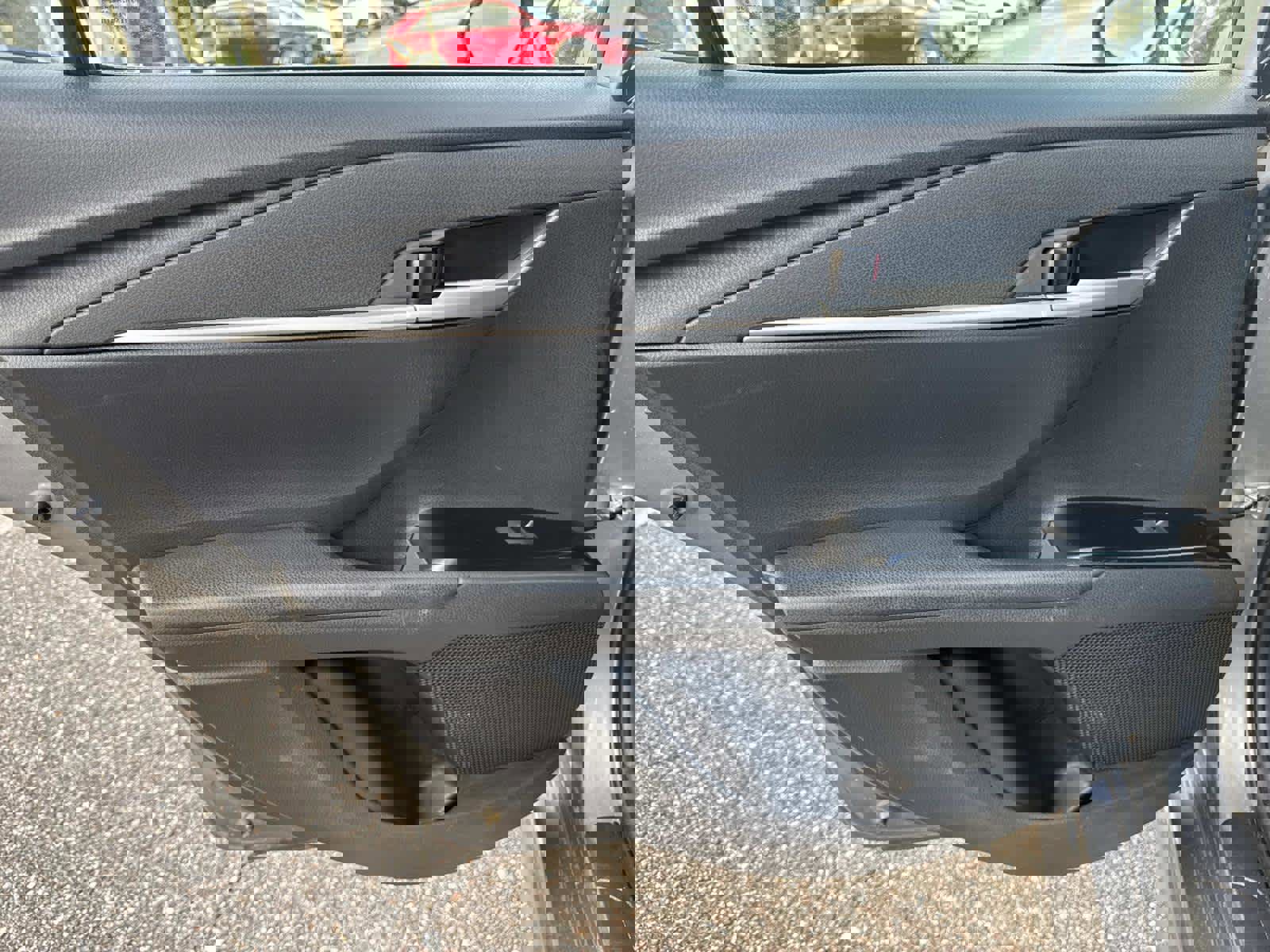 Used 2025 Toyota Camry SE image 11