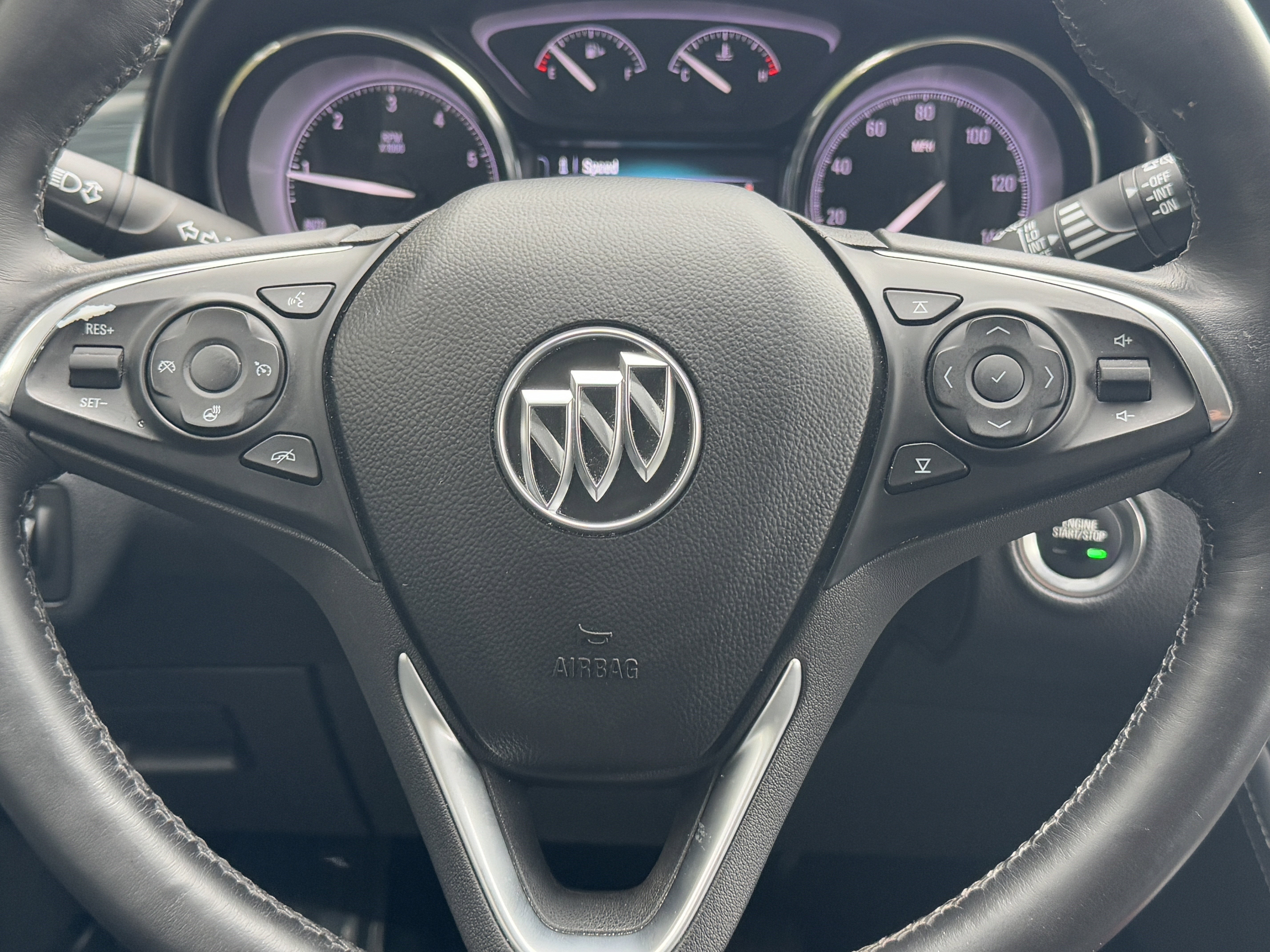 Used 2020 Buick Envision Essence image 32