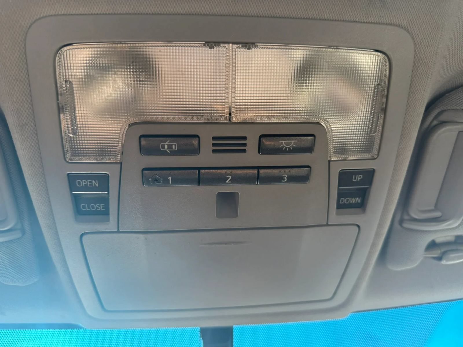 Used 2012 Toyota Camry XLE FWD image 34