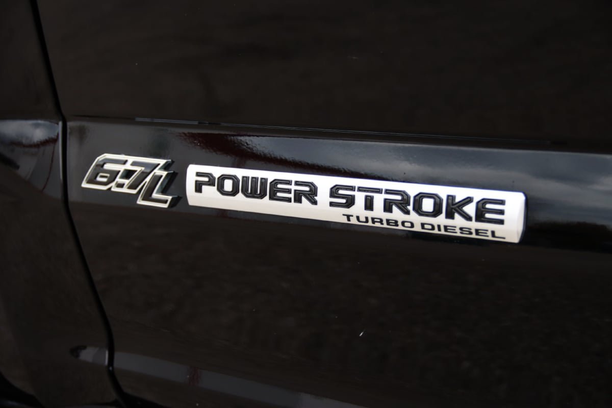 Used 2017 Ford F250 XLT w/ XLT Premium Package AWD/4WD image 11