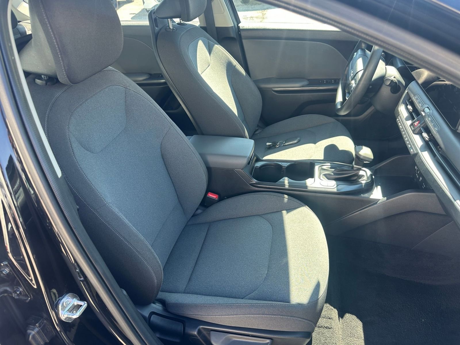 Used 2025 Kia K4 LXS image 34