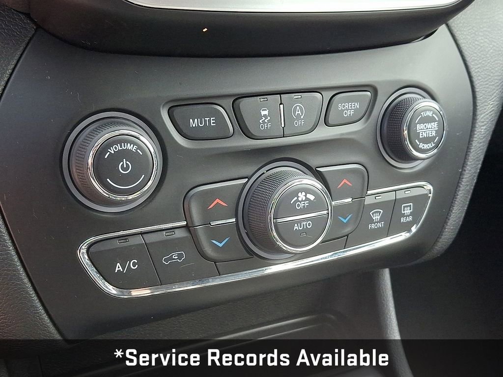 Used 2019 Jeep Cherokee Limited w/ Luxury Group image 15