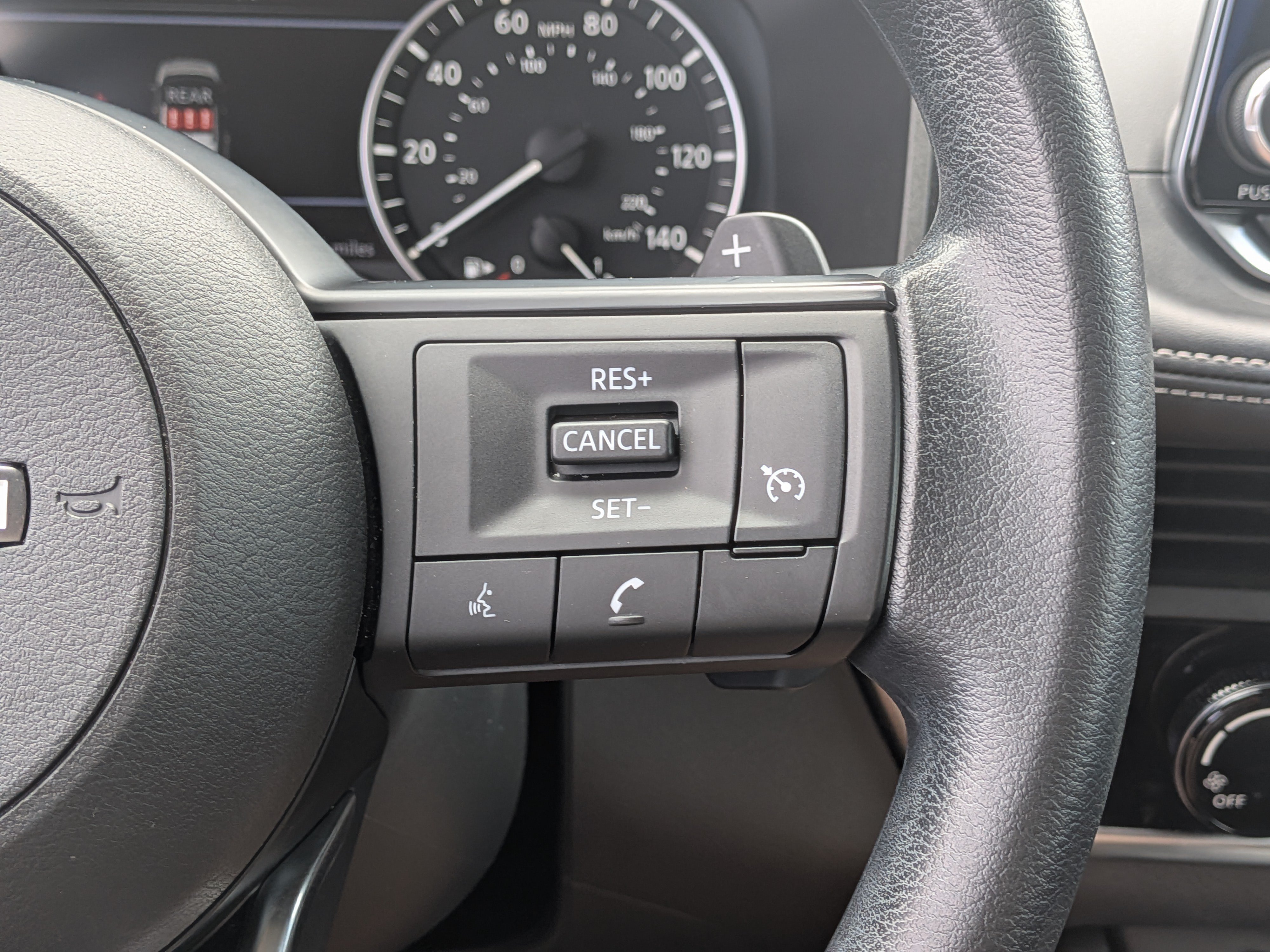 Used 2023 Nissan Rogue S FWD image 25