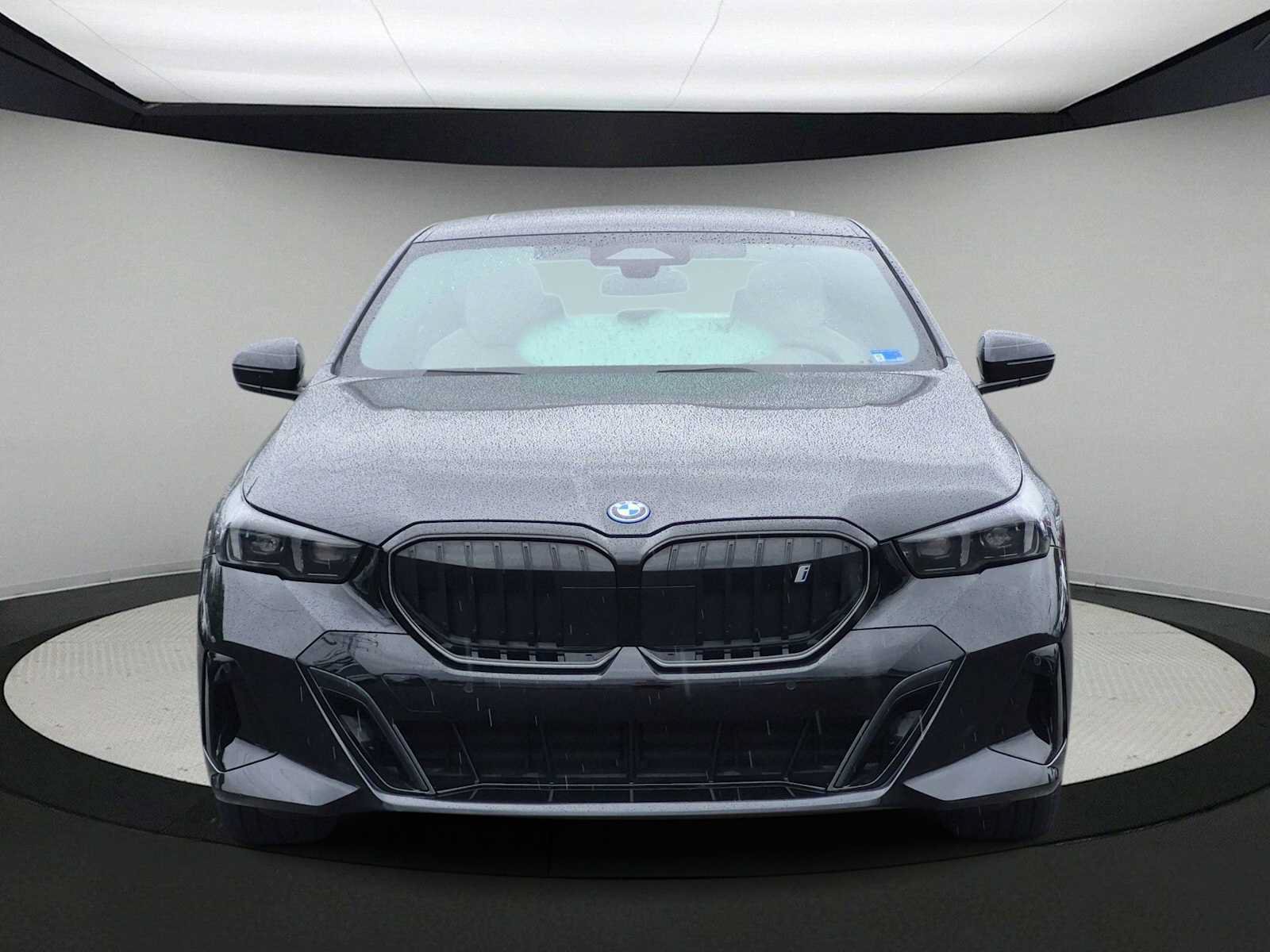 Used 2026 BMW i5 eDrive40 w/ M Sport Package AWD/4WD image 3