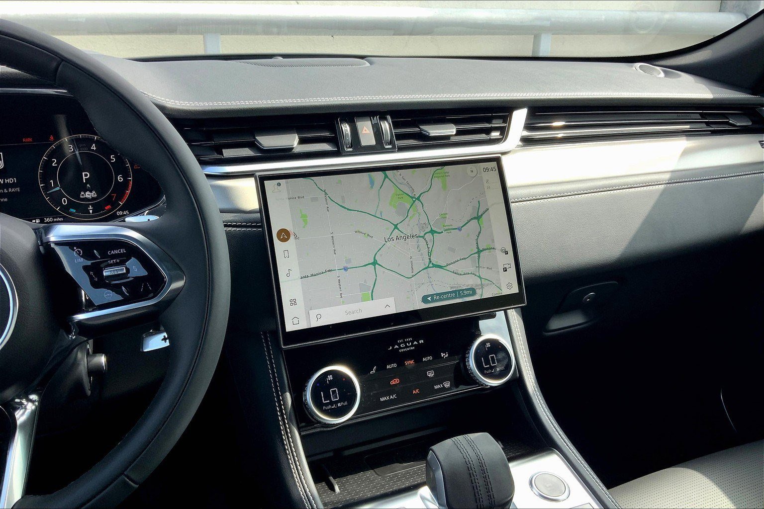 New 2026 Jaguar F-PACE R-Dynamic S image 6