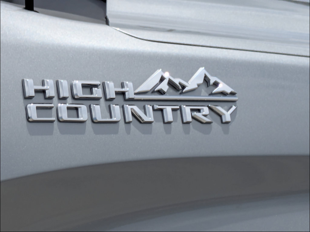 Used 2025 Chevrolet Silverado 1500 High Country AWD/4WD image 14