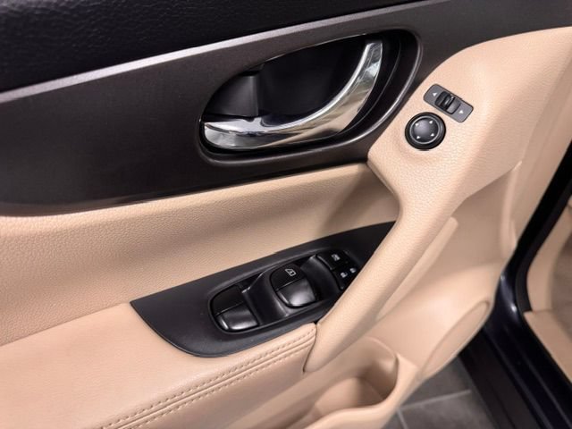 Used 2014 Nissan Rogue SV w/ SV Premium Package AWD/4WD image 11