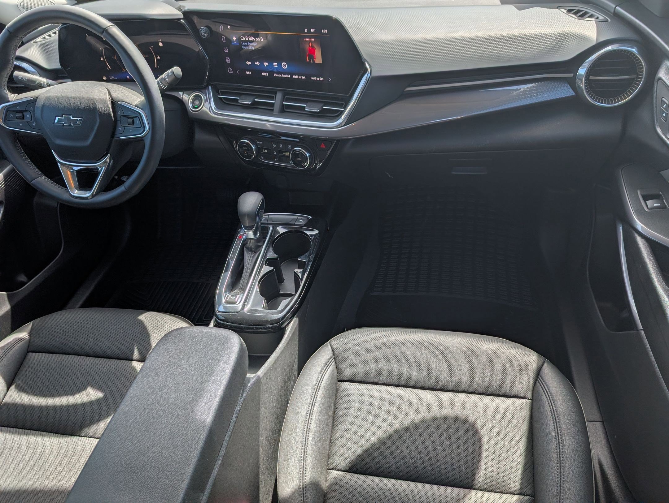 Used 2025 Chevrolet Trax ACTIV w/ Driver Confidence Package FWD image 29