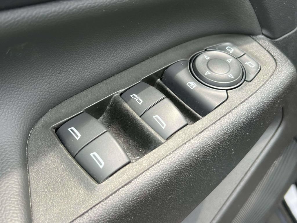 Used 2023 Chevrolet Equinox LT AWD/4WD image 17