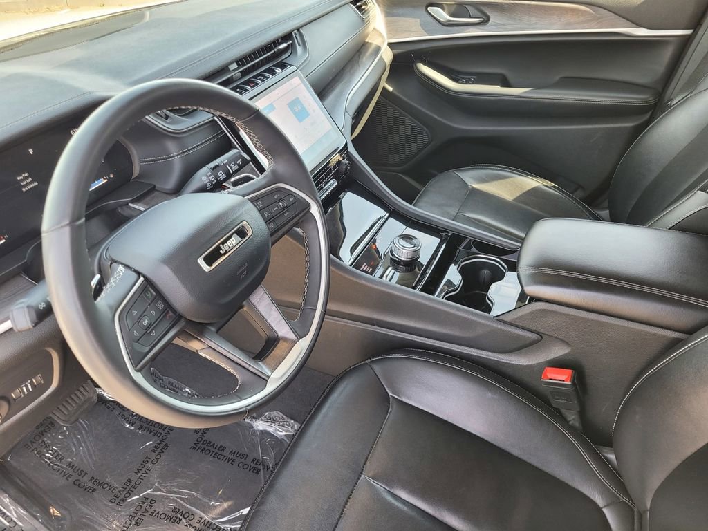 Used 2023 Jeep Grand Cherokee Limited w/ Trailer Tow Prep Group (B) image 17