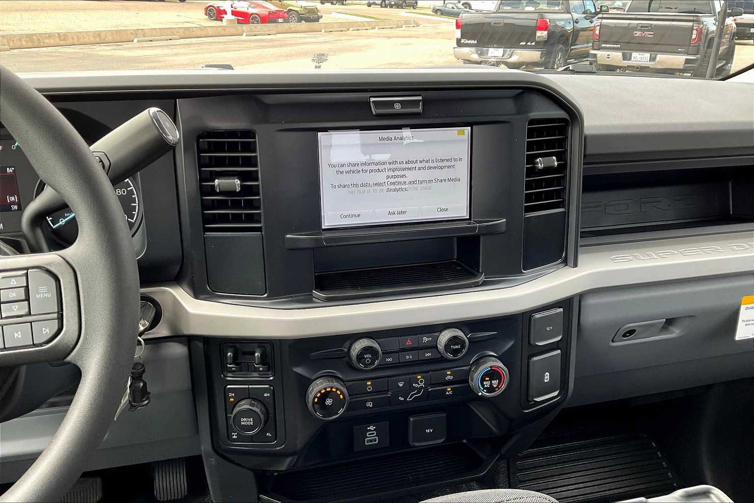 New 2026 Ford F250 XL w/ XL Off-Road Package image 6