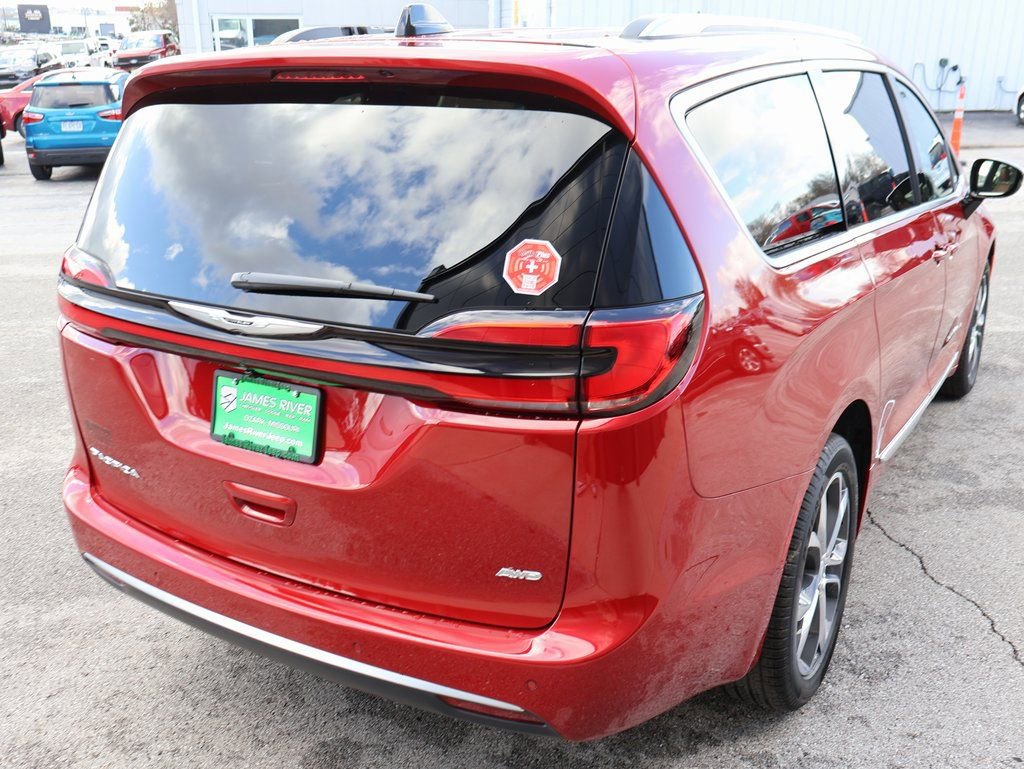 New 2026 Chrysler Pacifica Pinnacle image 5