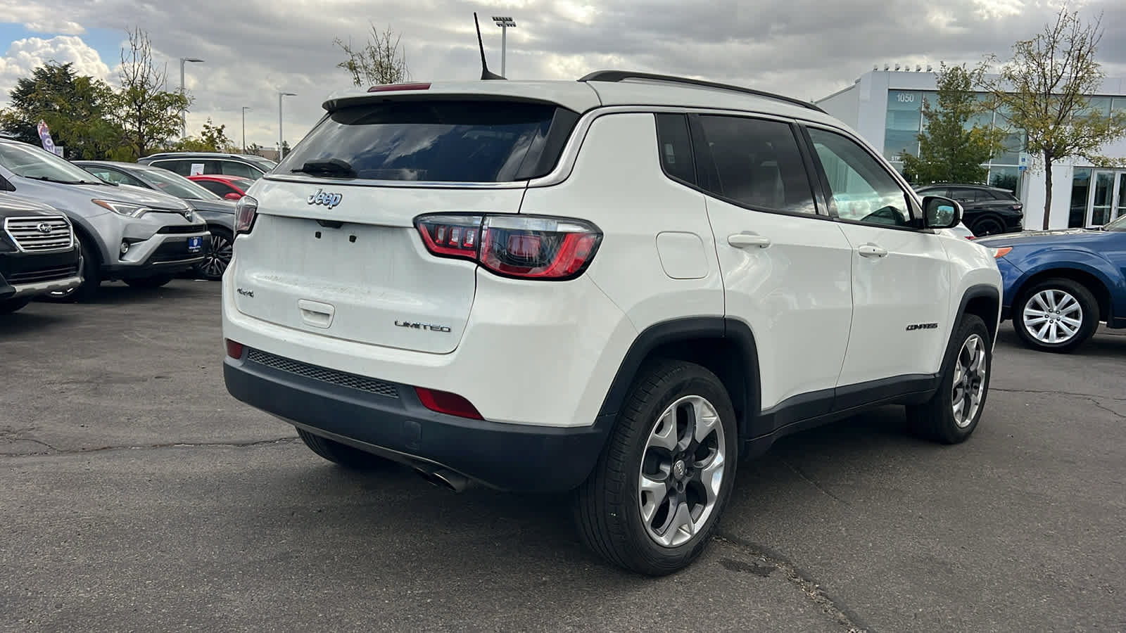 Used 2019 Jeep Compass Limited AWD/4WD image 5