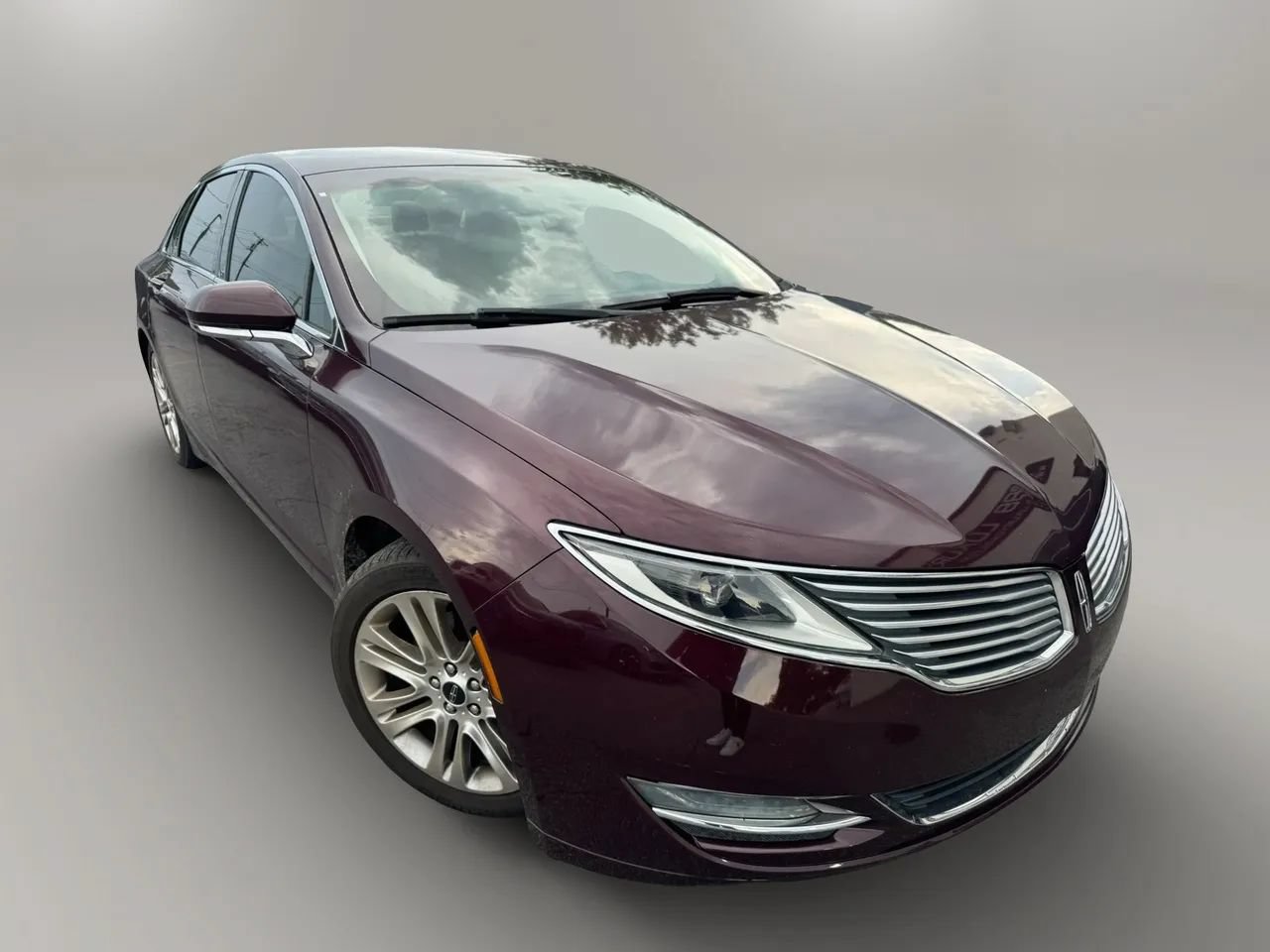 Used 2013 Lincoln MKZ FWD image 2