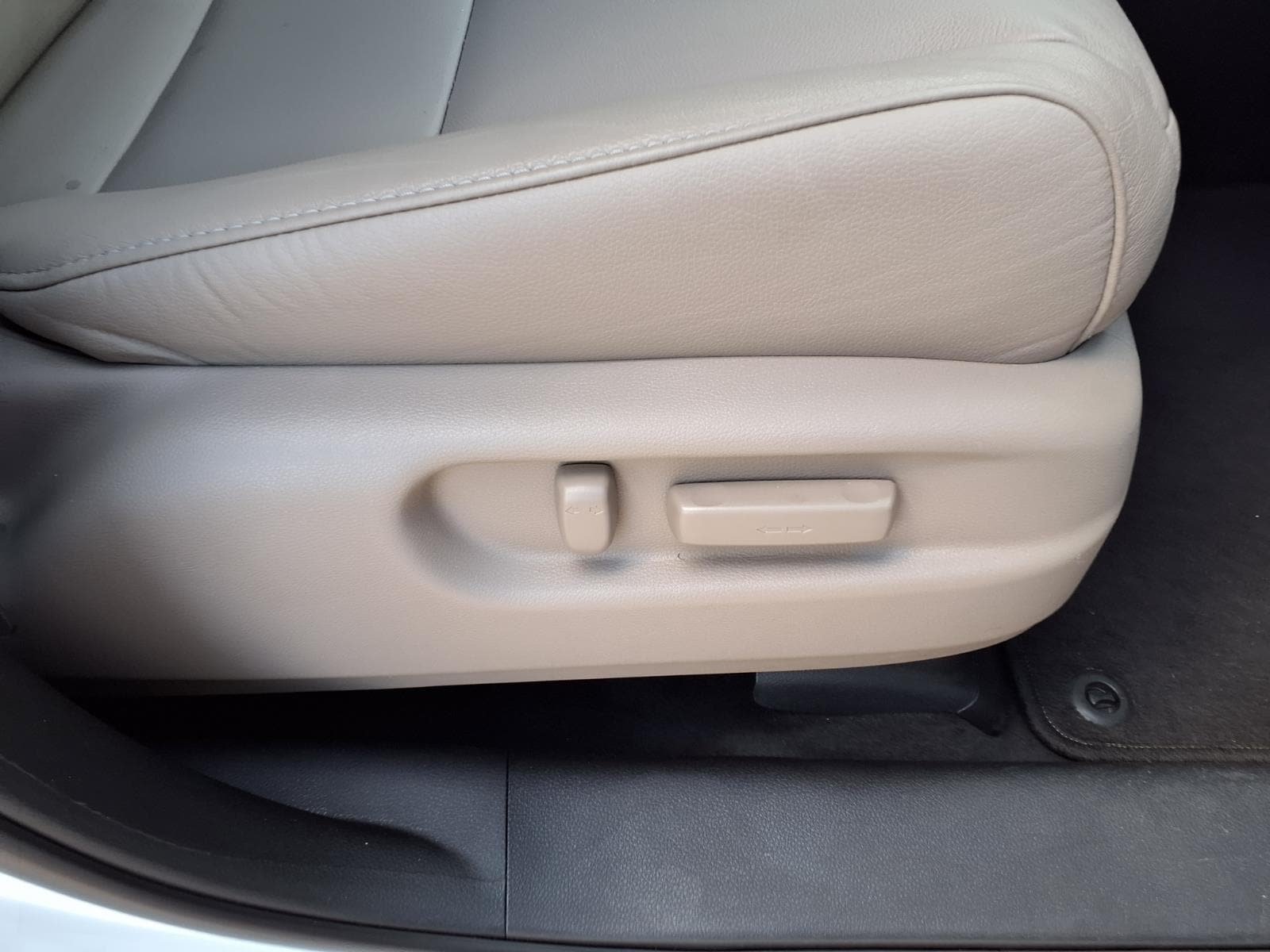 Used 2021 Honda Pilot Touring image 12