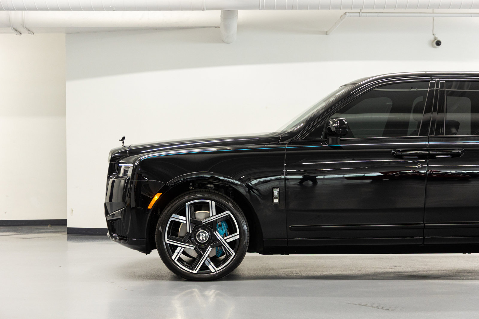 Certified 2025 Rolls-Royce Cullinan Black Badge AWD/4WD image 12