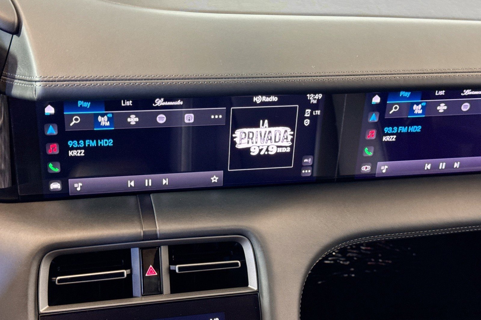 Used 2022 Porsche Taycan Turbo S image 15