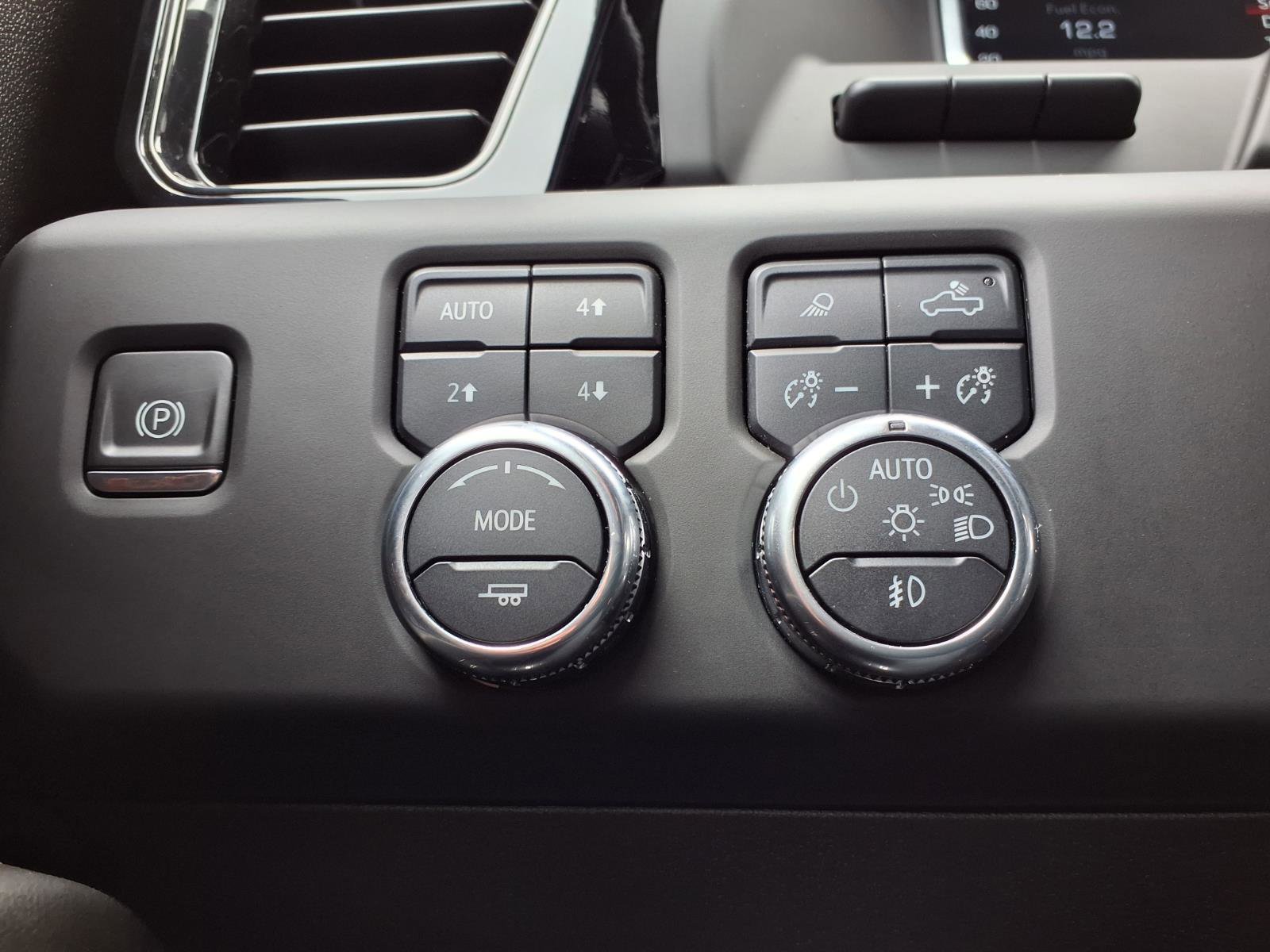 Used 2024 GMC Sierra 1500 AT4 w/ Technology Package AWD/4WD image 24