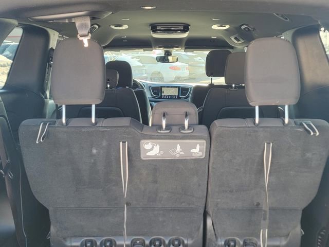 Used 2019 Chrysler Pacifica Touring Plus w/ S Appearance Package image 9