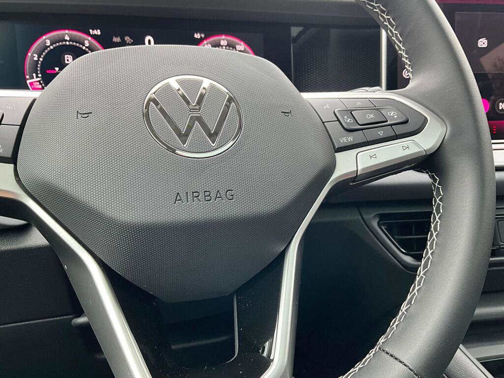 New 2026 Volkswagen Tiguan SE image 21